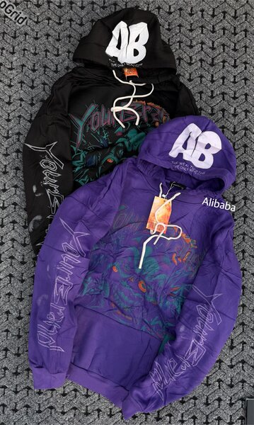 Sweat à capuche graphique coloré