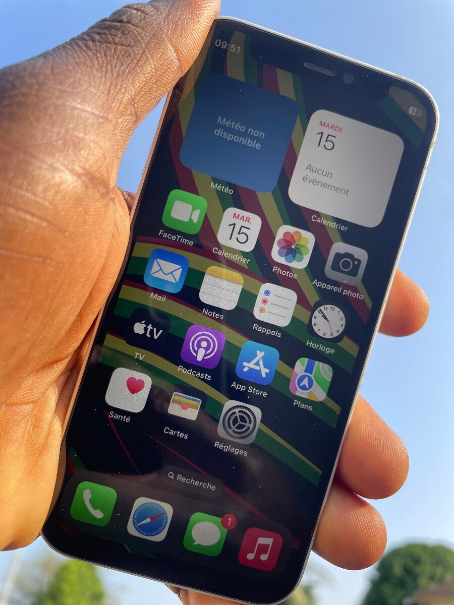 12 mini tout passe 64giga