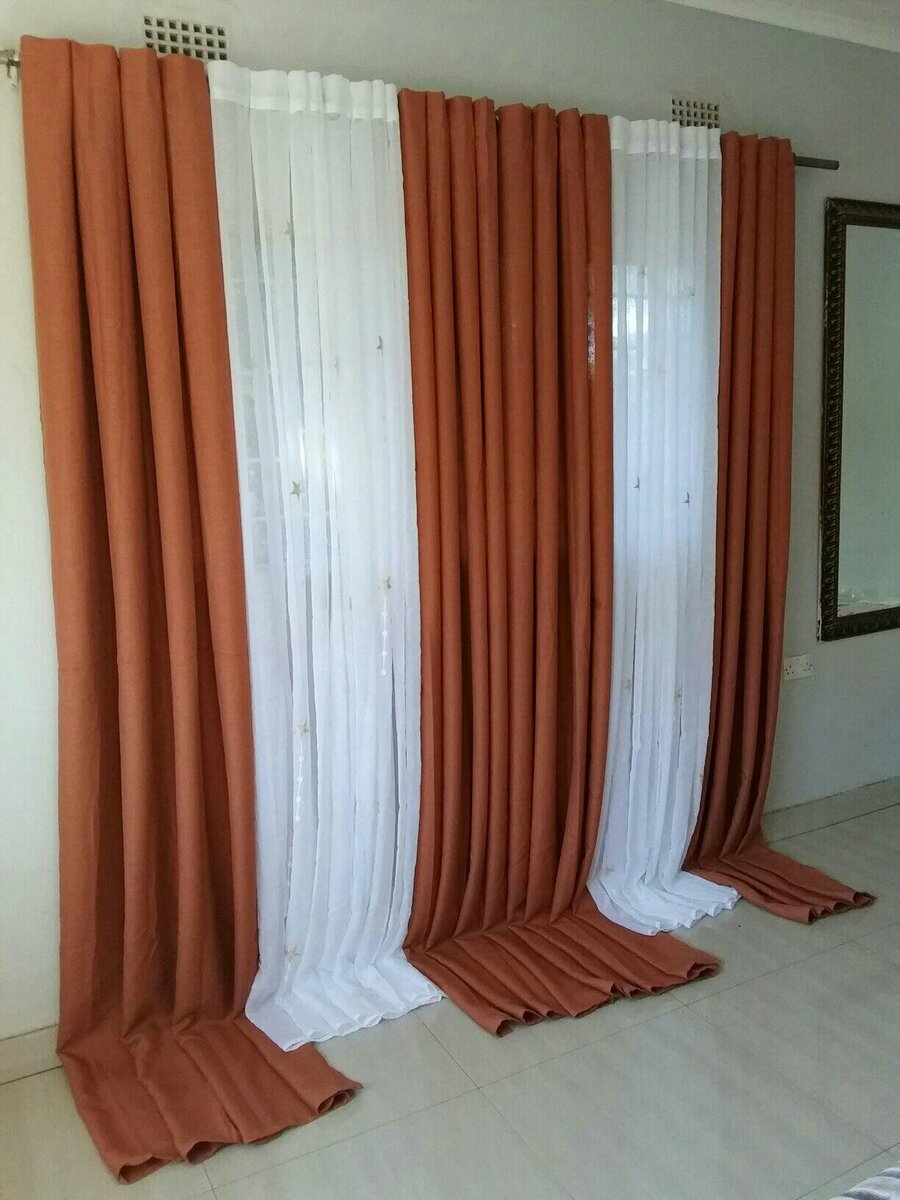 2 drops of curtains white and red