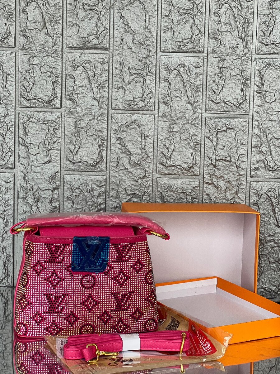 Sac à main élégant avec strass