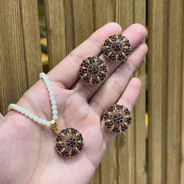 Ladies wedding set Necklace and earrings