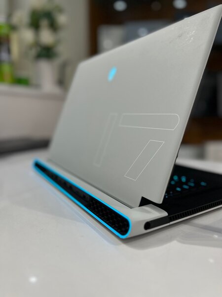 ALIENWARE X17 R2