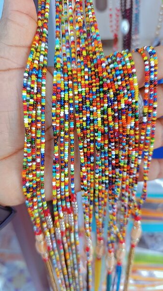 Colliers de perles colorés ethniques