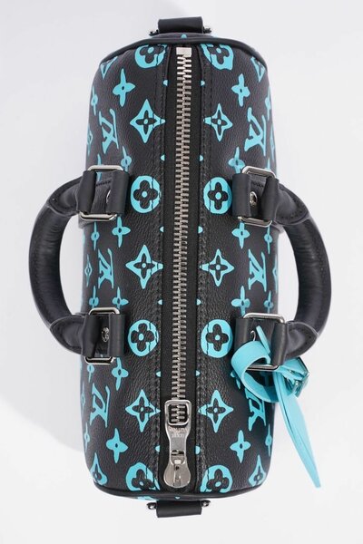 TRAVELING BAG