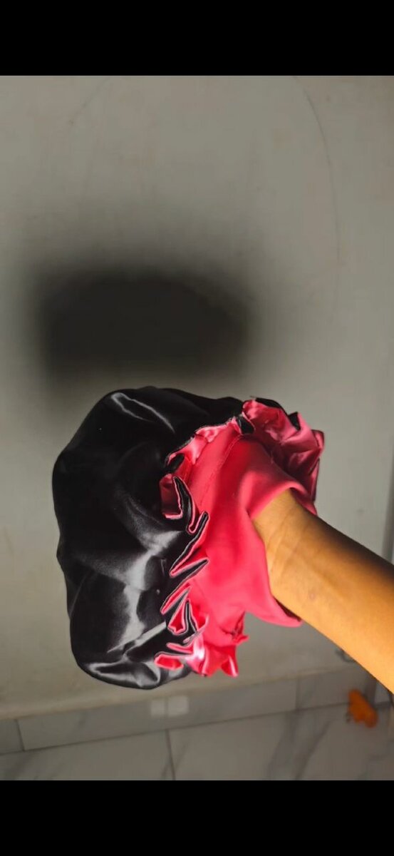 Bonnet réversible en satin