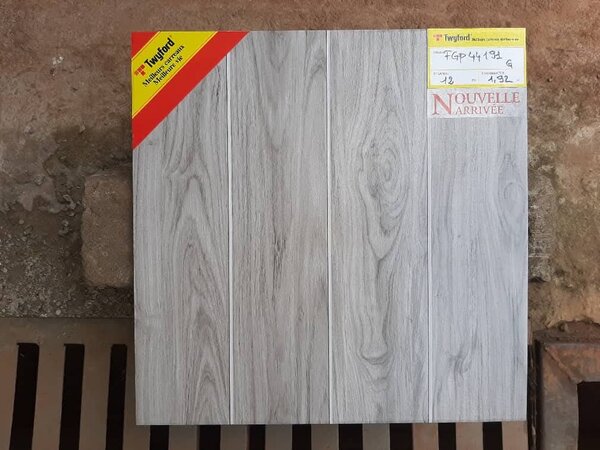 Carrelage bois gris 40cm