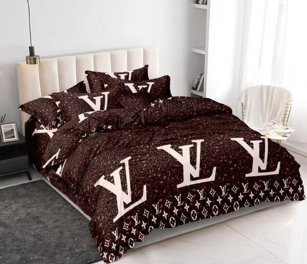 1 king size Bedsheet with 3 pillow cases