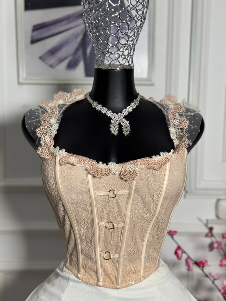 Corset à dentelle élégante