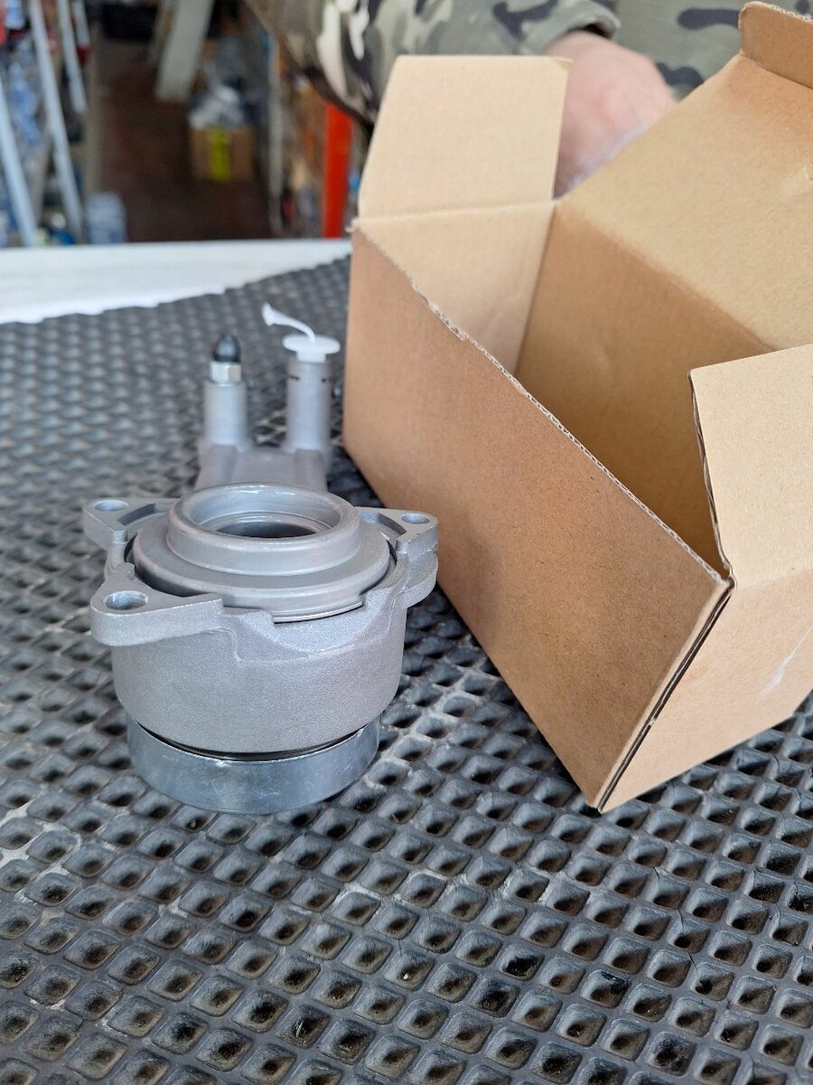 Выжимной подшивник