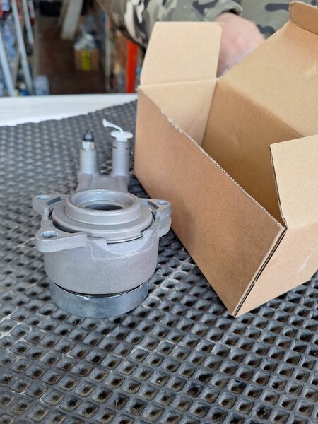 Выжимной подшивник