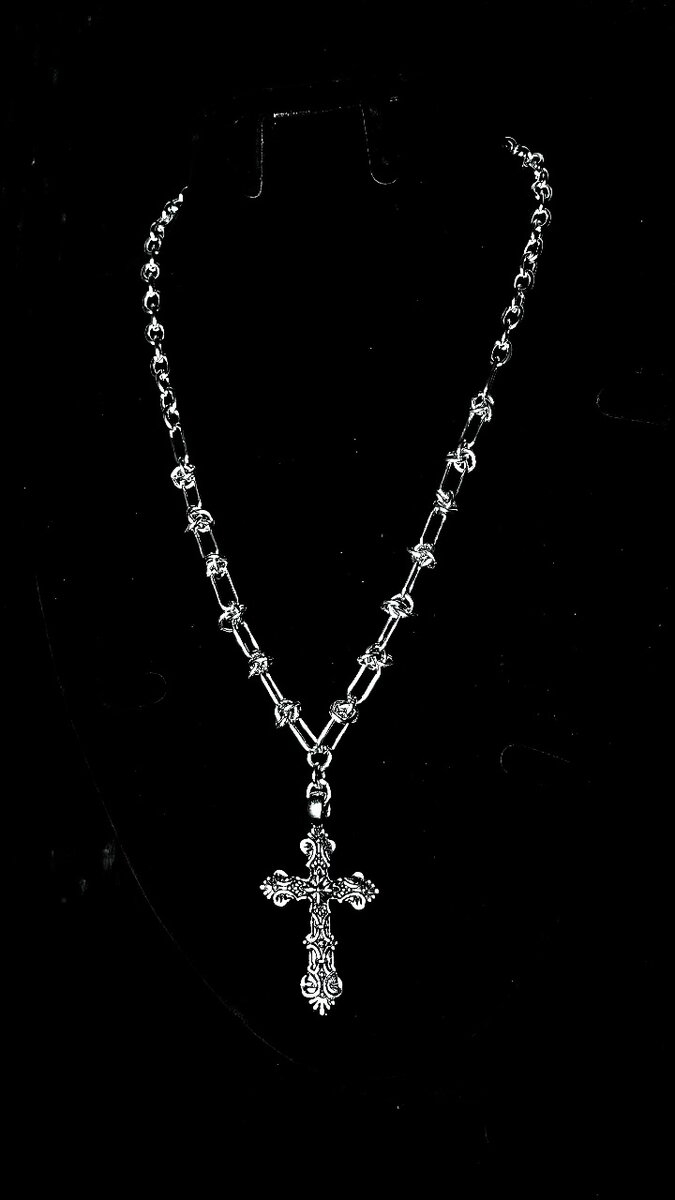 Collier argenté croix élégante