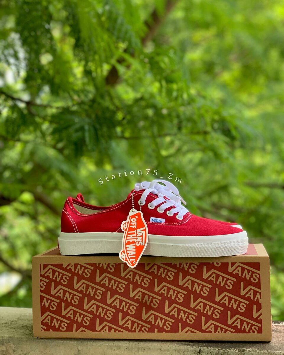 Classic Vans Red Era 