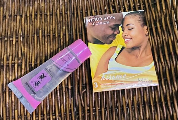 3 préservatifs + 1 lubrifiant