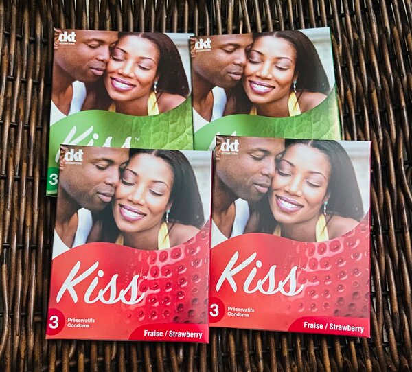 12 Préservatifs Kiss(4 paquet)