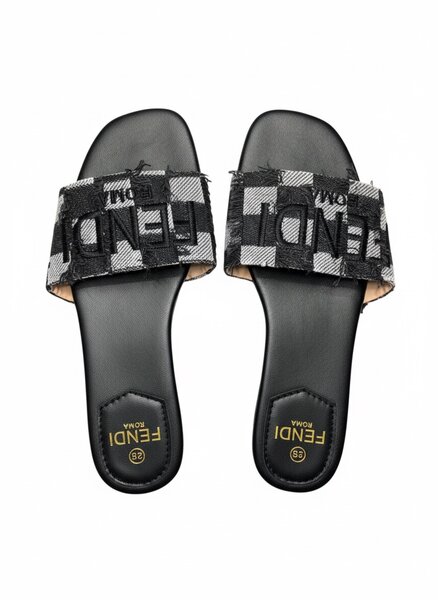 Sandales Fendi tendance