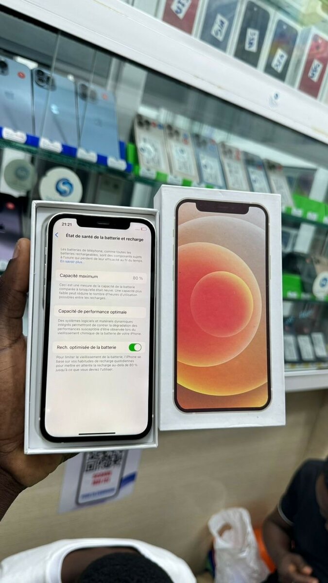 iPhone 12 simple quasi neuf