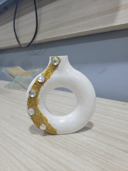 Vase décoratif en céramique blanc