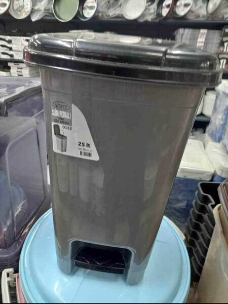 Poubelle en plastique de 25litre