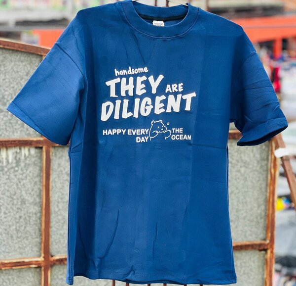 T-shirt graphique tendance