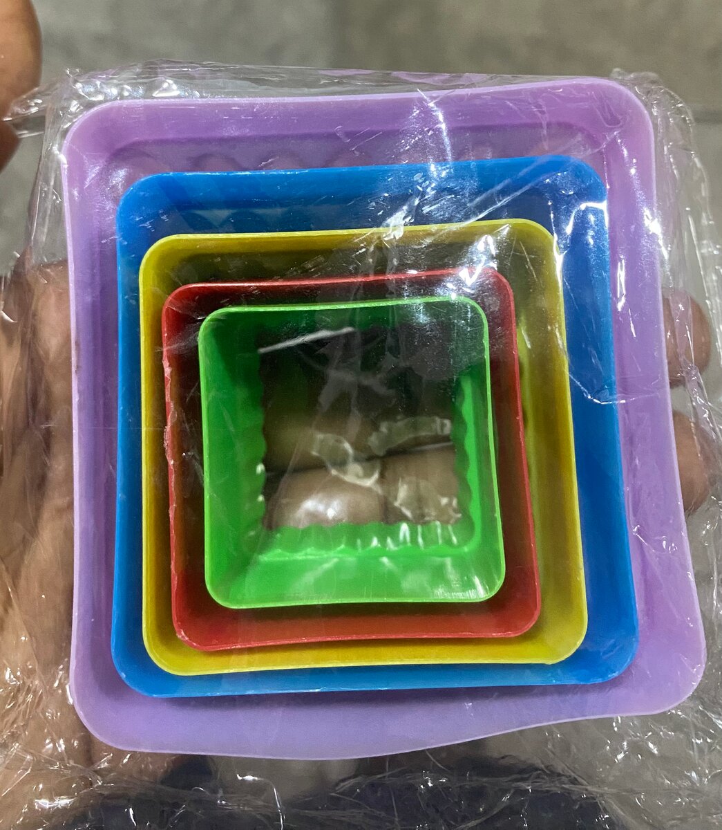 Emporte-pièces en plastique colorés