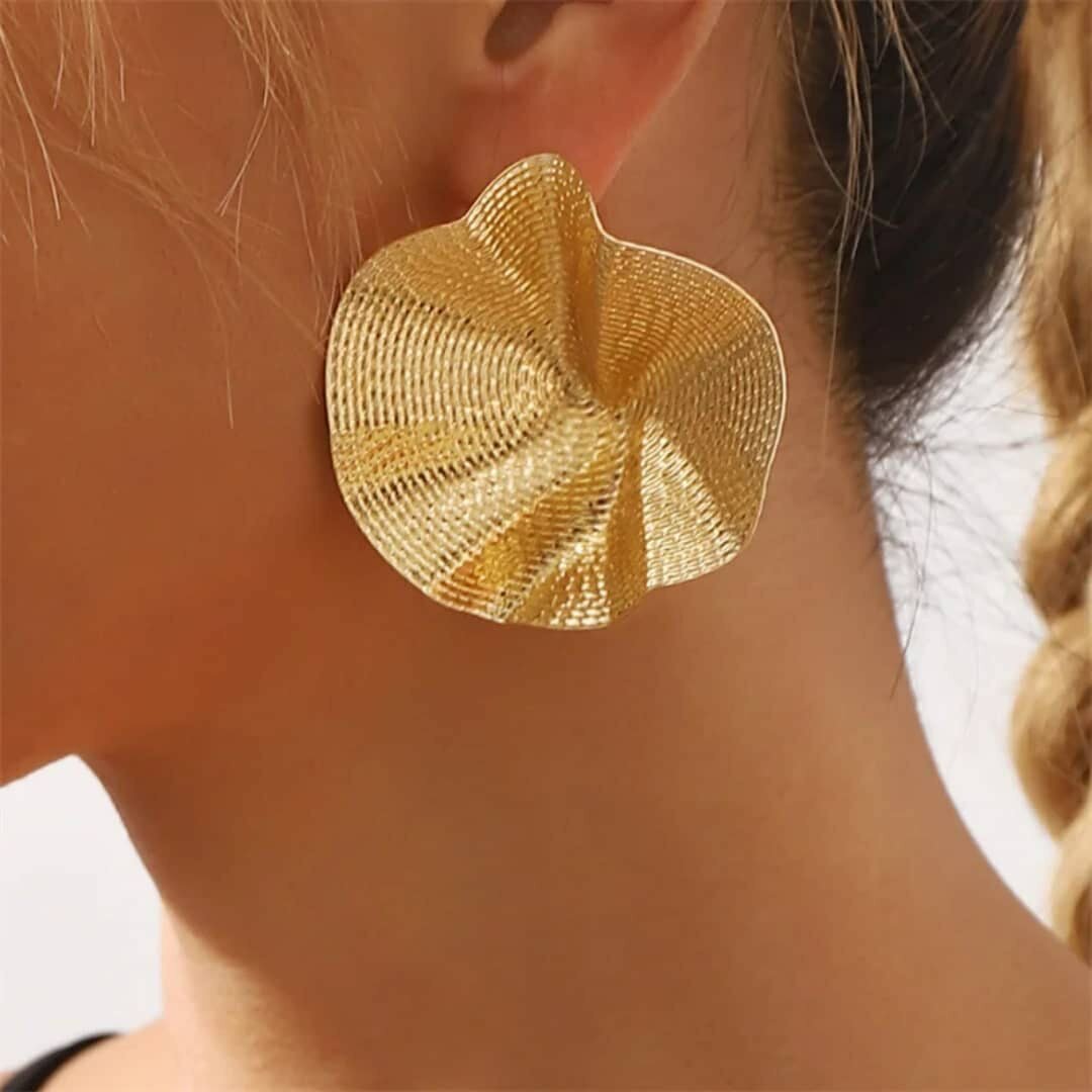 Boucles d'oreilles dorées élégantes
