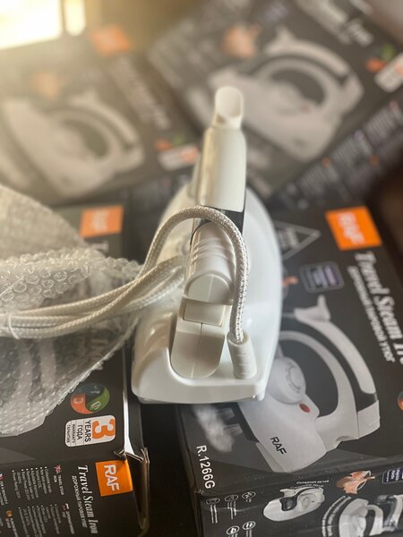 Fer à vapeur de voyage RAF