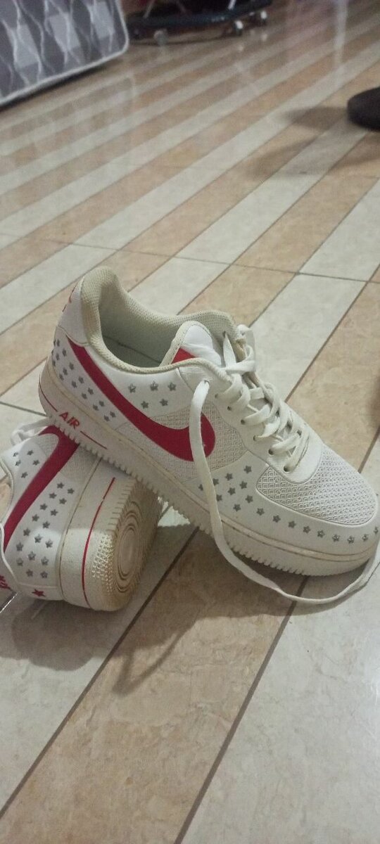 Baskets Unisex Blanc Rouge