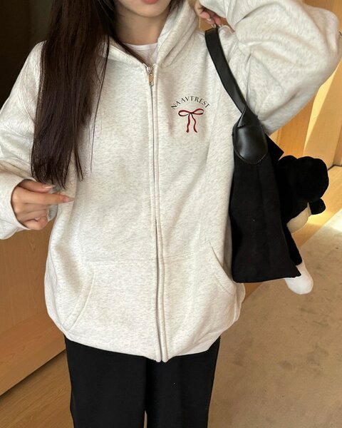 Женская кофта с капюшоном на молнии