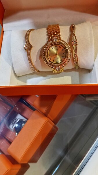 Ensemble Bijoux et Montre Élégants