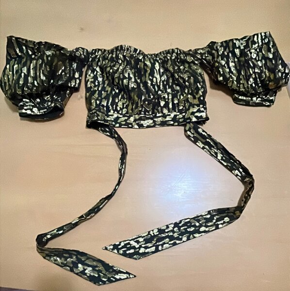 RIVER ISLAND  METALLIC CROP TOP ( UK 6)