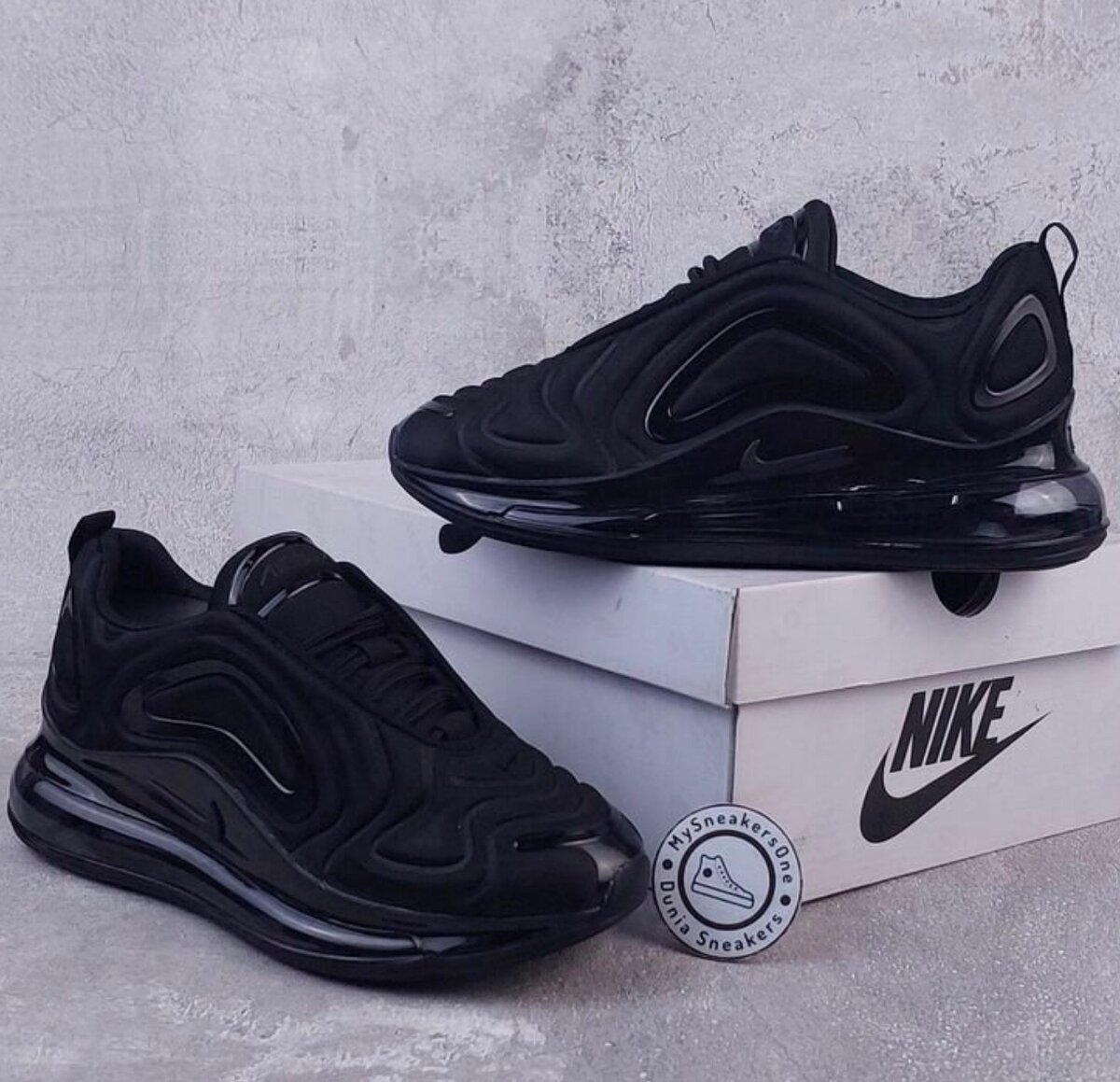 NIKE AIRMAX 720