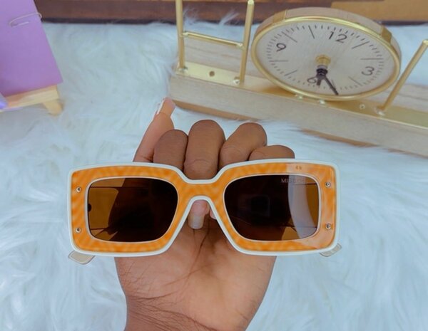 Lunettes de soleil carré vintage