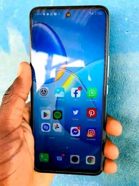 Infinix hot 12play,64gb 600mah battery, type c charger