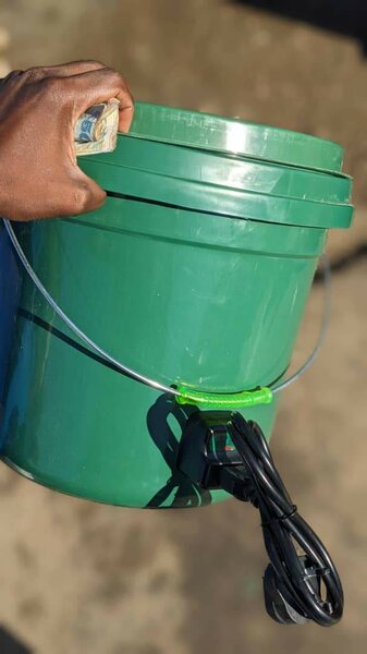 Electric water heating buckets