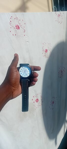 Montre Homme en Cuir Élégante