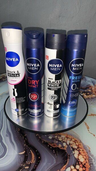 Lot de Déodorants Venus et Nivea