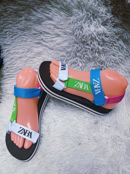 Sandales Zara multicolores