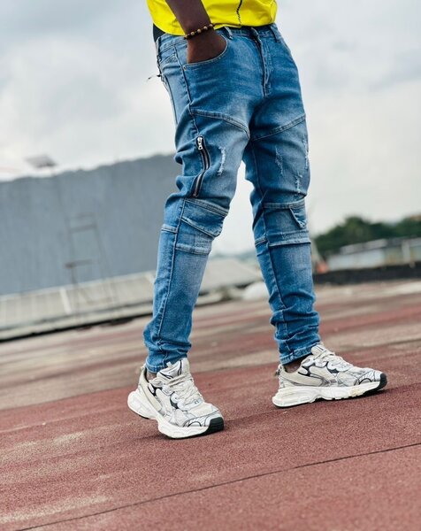 Jean cargo homme moderne