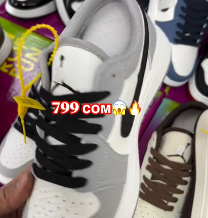 кроссовки женские спортивные 