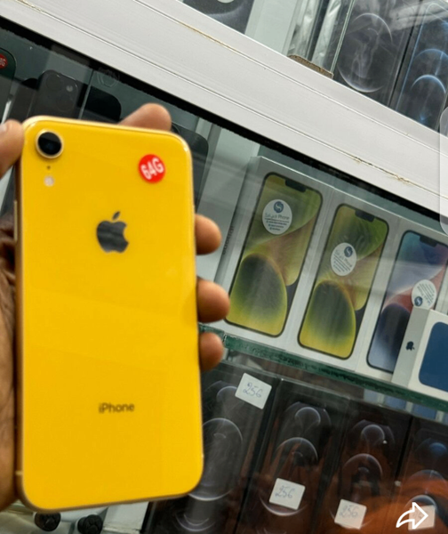 iPhone XR jaune 64Go
