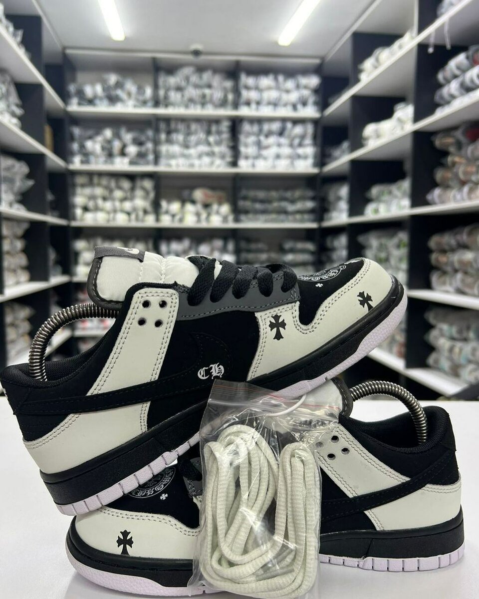 Nike SB X chrome heart