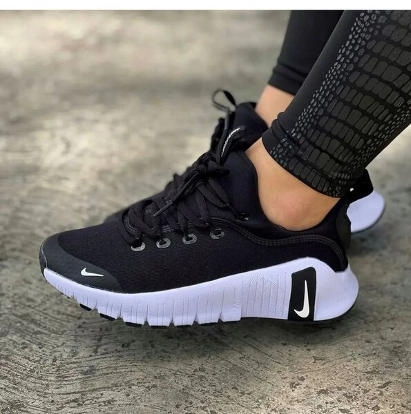 Baskets noires élégantes