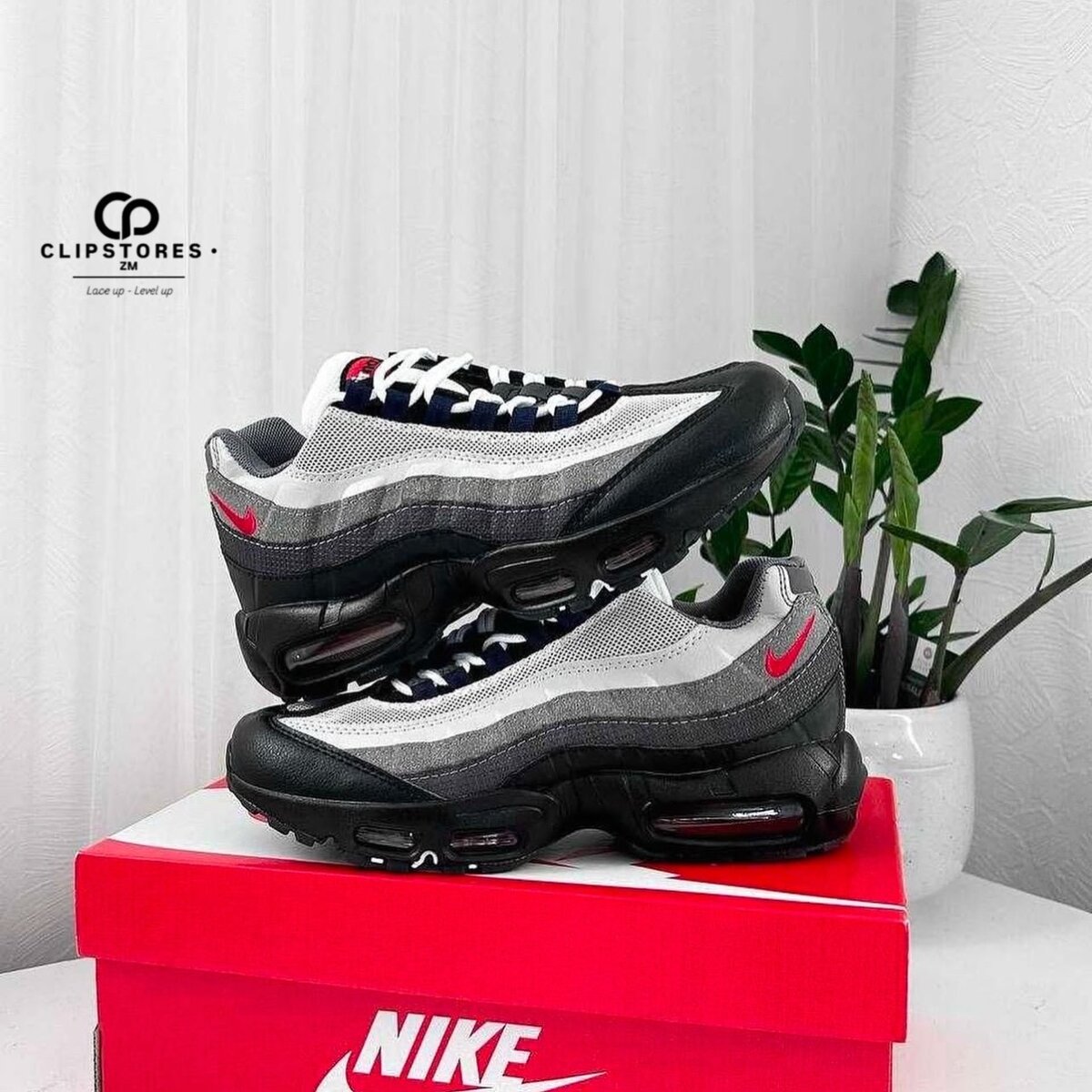 NIKE 95s