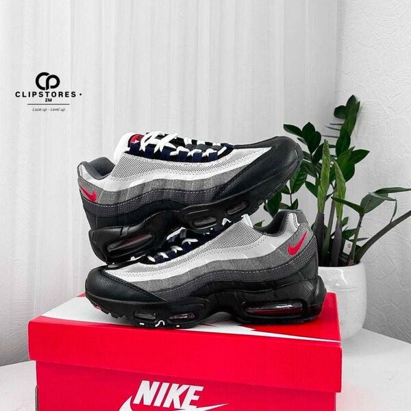 NIKE 95s