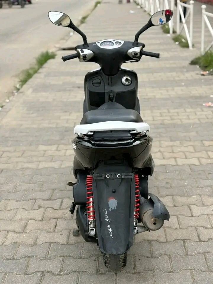 Scooter moderne et élégant