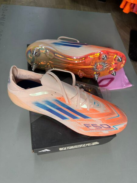 Chaussures de Football F50