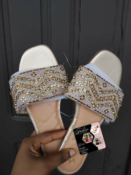 Sandales décorées étincelantes