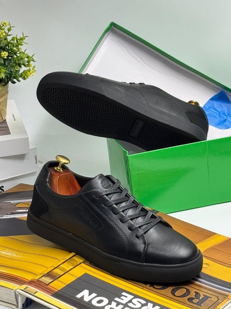 TIMBERLAND ALL BLACK