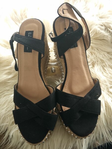 Chaussure compensée