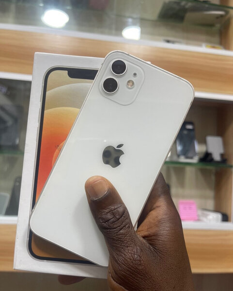 iPhone 12 blanc 128 Go